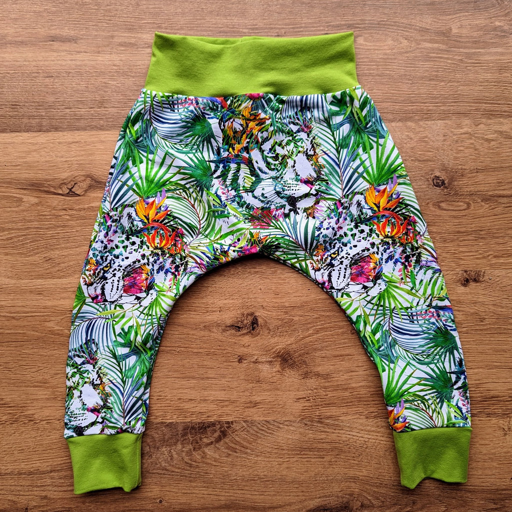 SIZE 1 Bright jungle faces harem pants