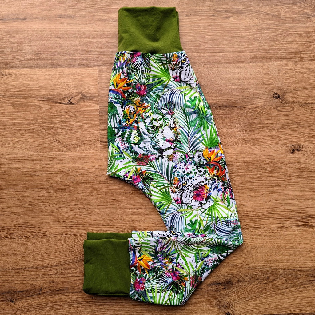 SIZE 6 Bright jungle faces harem pants