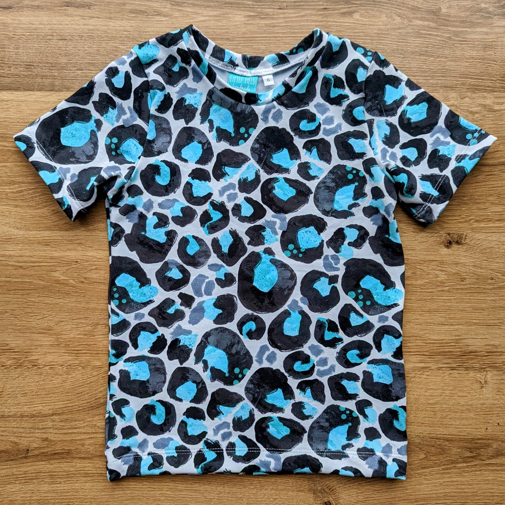SIZE 6 Kasey Rainbow snow leopard tshirt