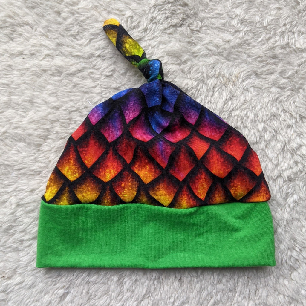SIZE 00 Rainbow dragon scales knotted beanie