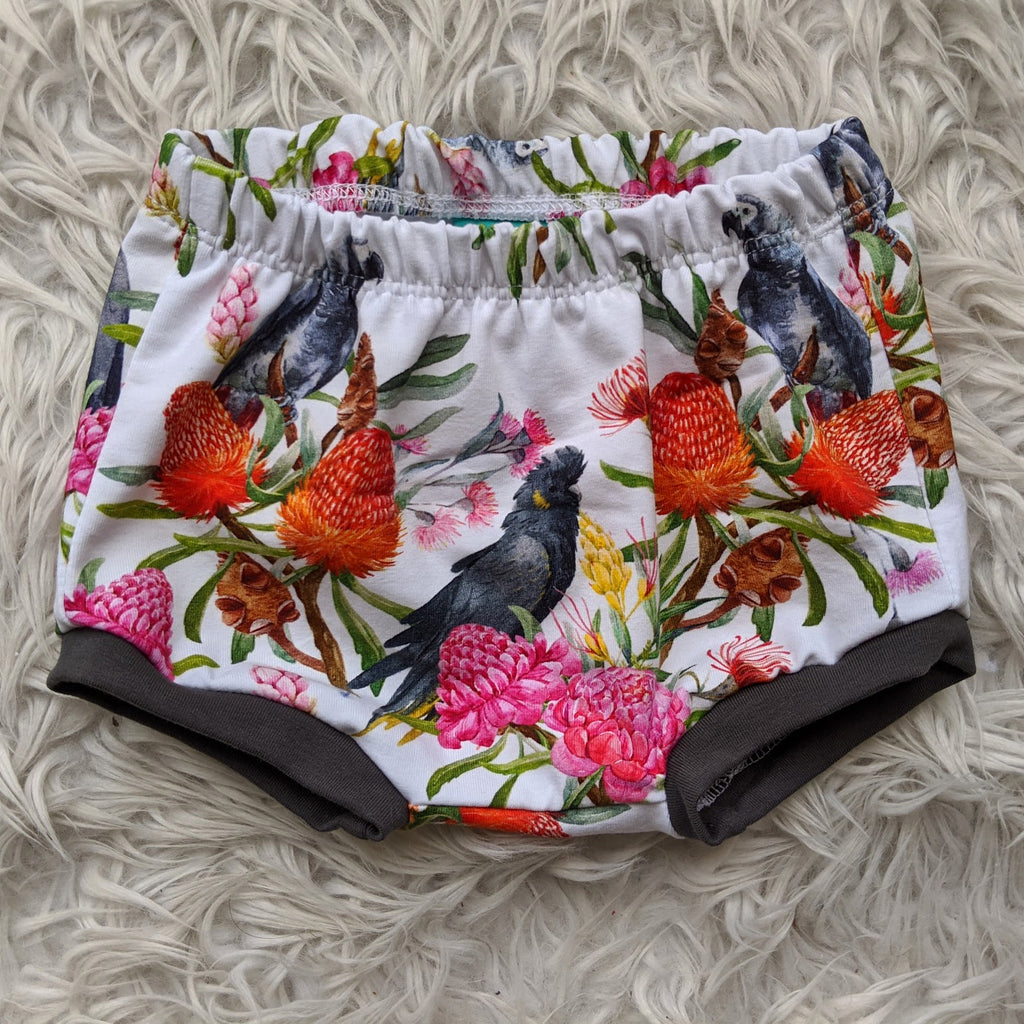 Size 000 black cockatoos & banksia bummies