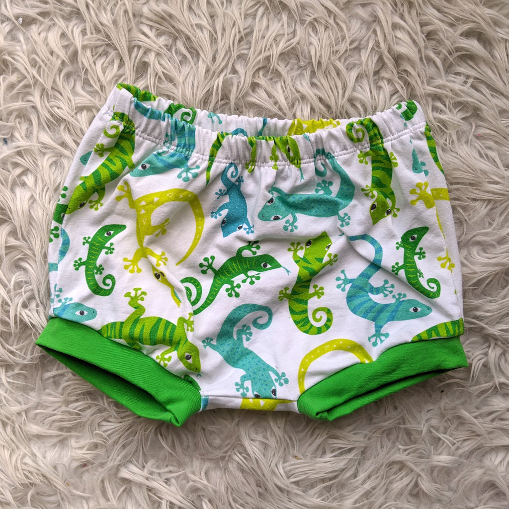 Size 3 green geckos bummies