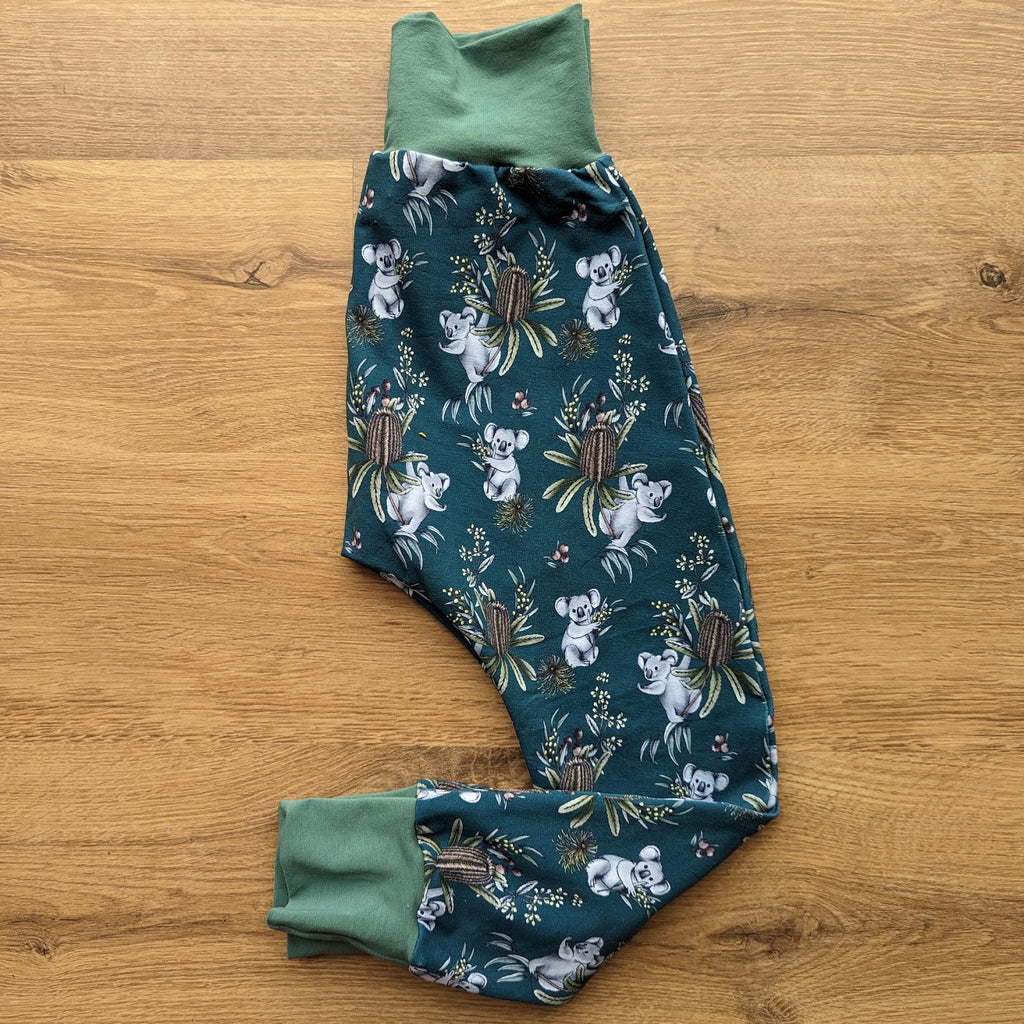 SIZE 5 Dark green koalas harem pants