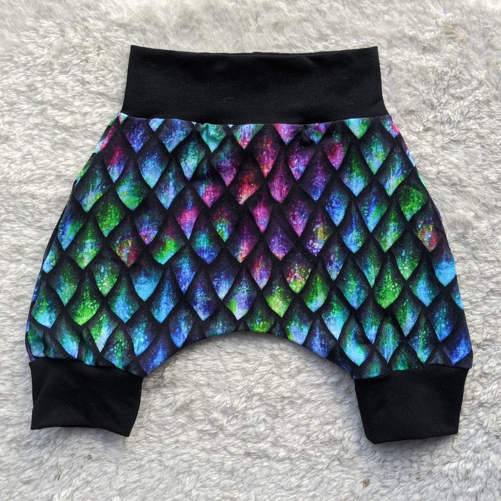 SIZE 1 Dragon scales harem shorts
