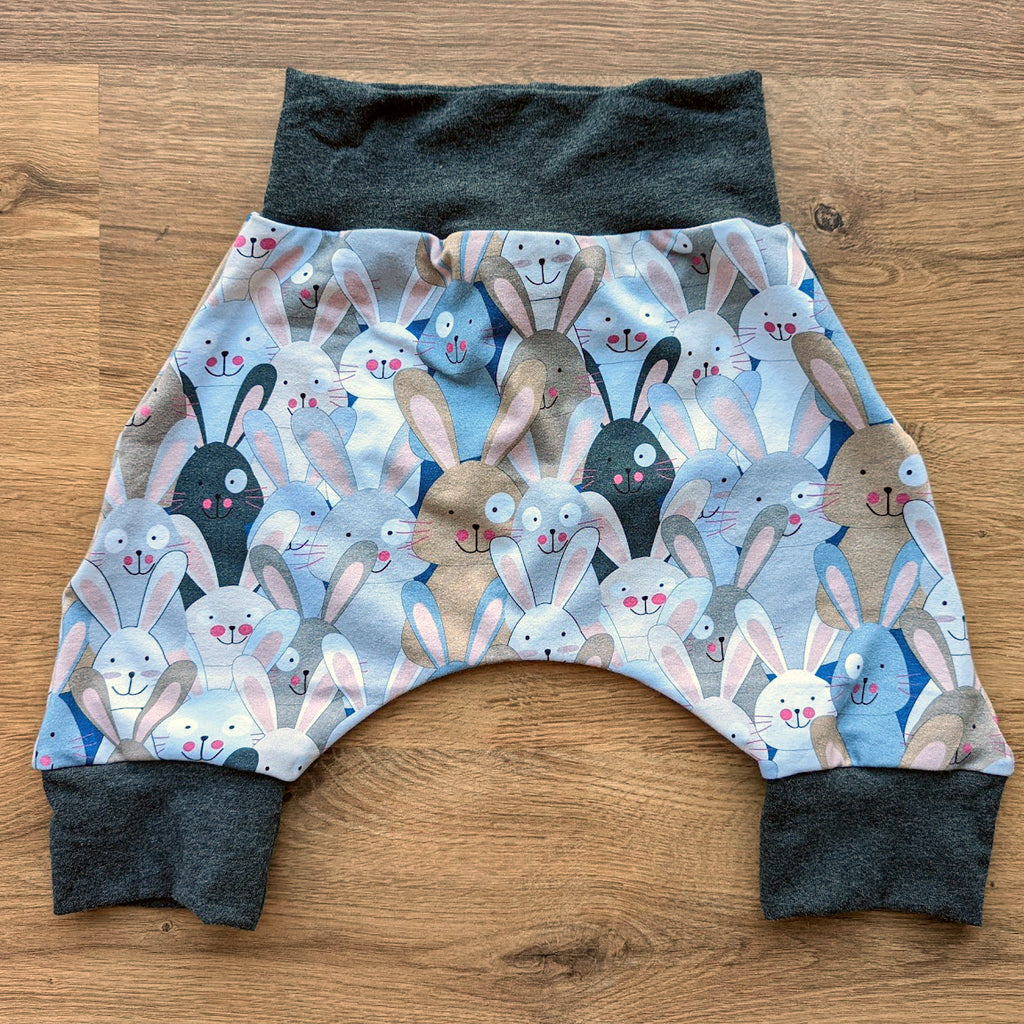 SIZE 3 Bunny faces harem shorts