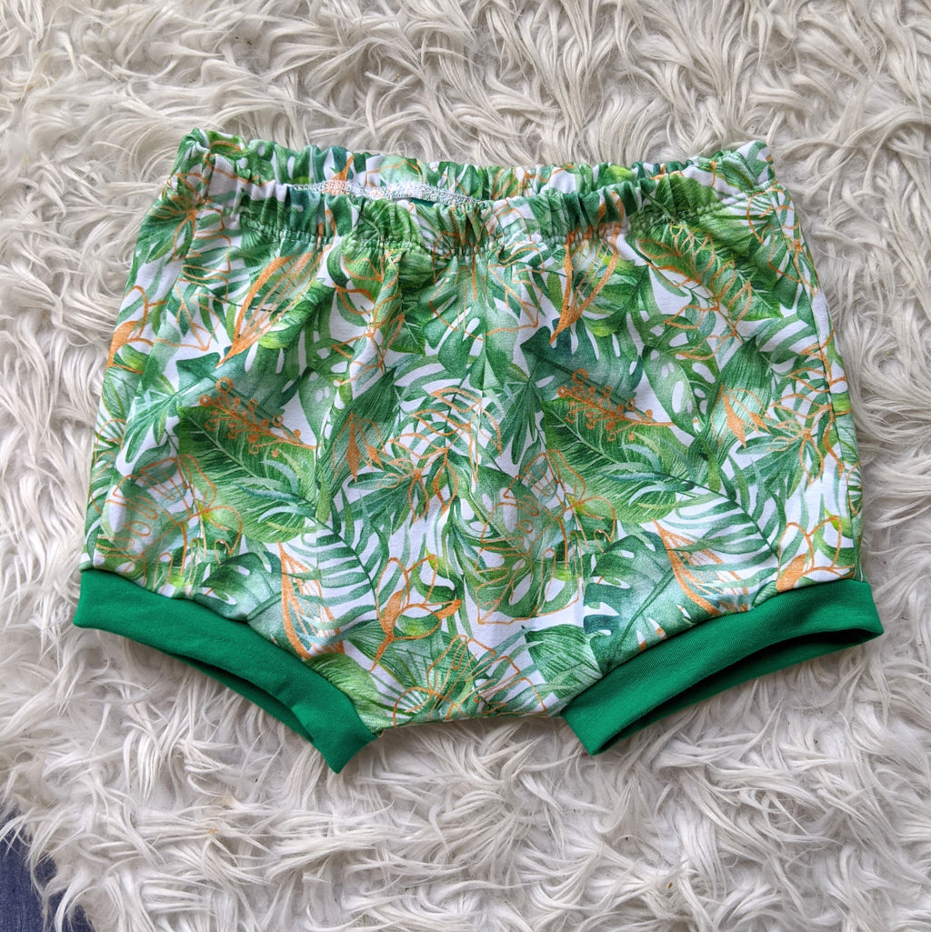Size 3 green & gold leaves bummies