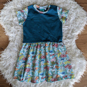Size 4 Gumnut friends green gathered waist dress