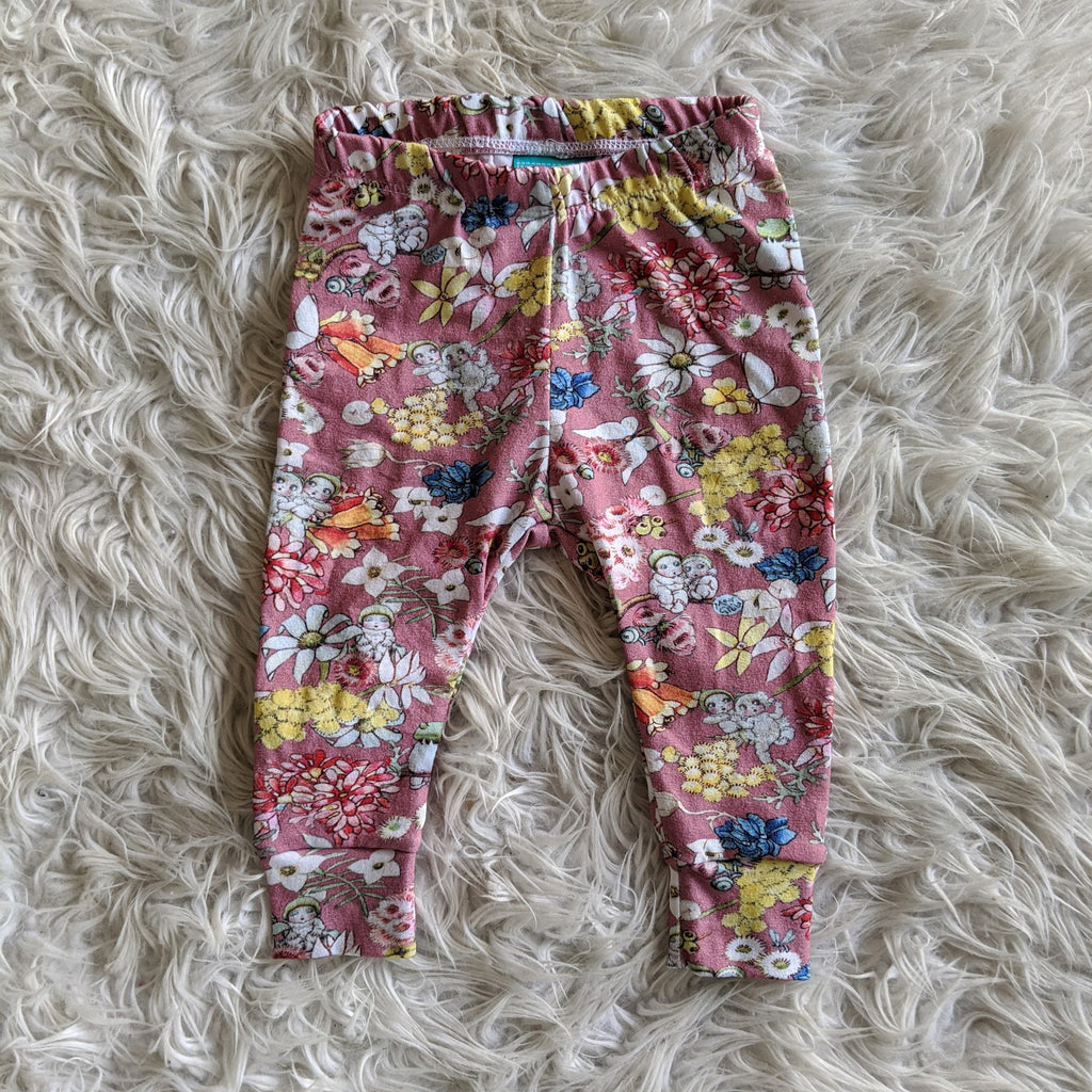 Size 00 Gumnut friends rose leggings
