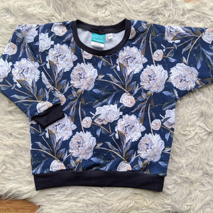 Size 3 Navy floral lounge jumper