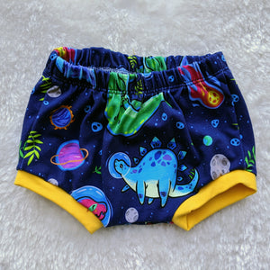 Size 000 Space dinosaurs bummies