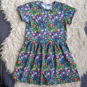 Size 5 Native navy floral gathered waist dress