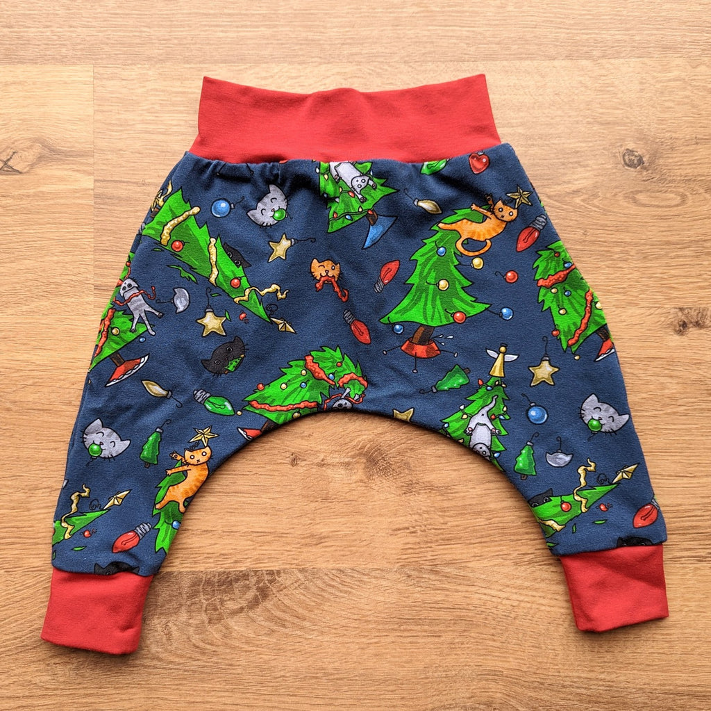 SIZE 00 Christmas CATastrophe harem pants
