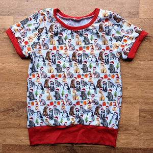 SIZE 6-9 Christmas cats grow with me tshirt