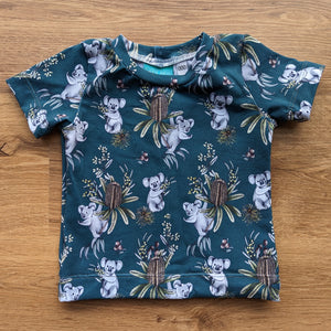 SIZE 000 Dark green koalas tshirt