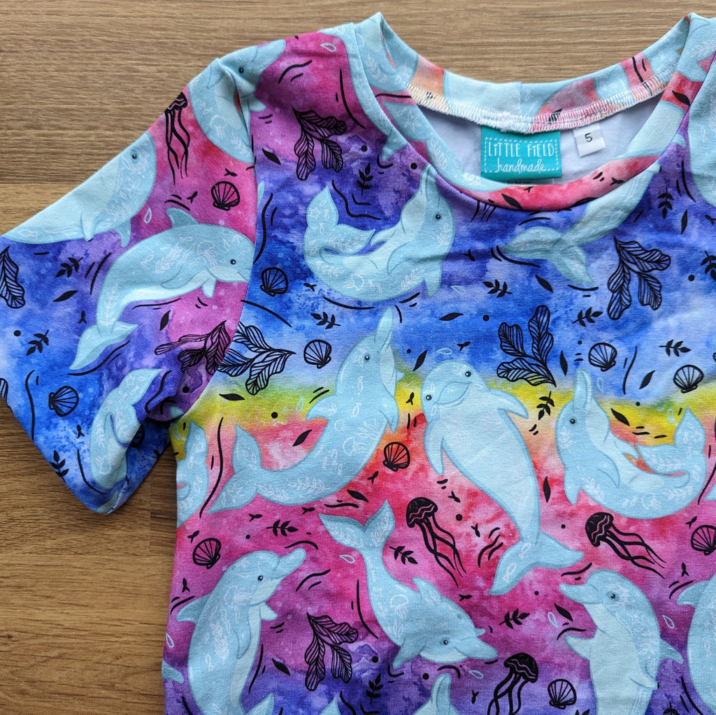 SIZE 5 Sunset ocean dolphins tshirt