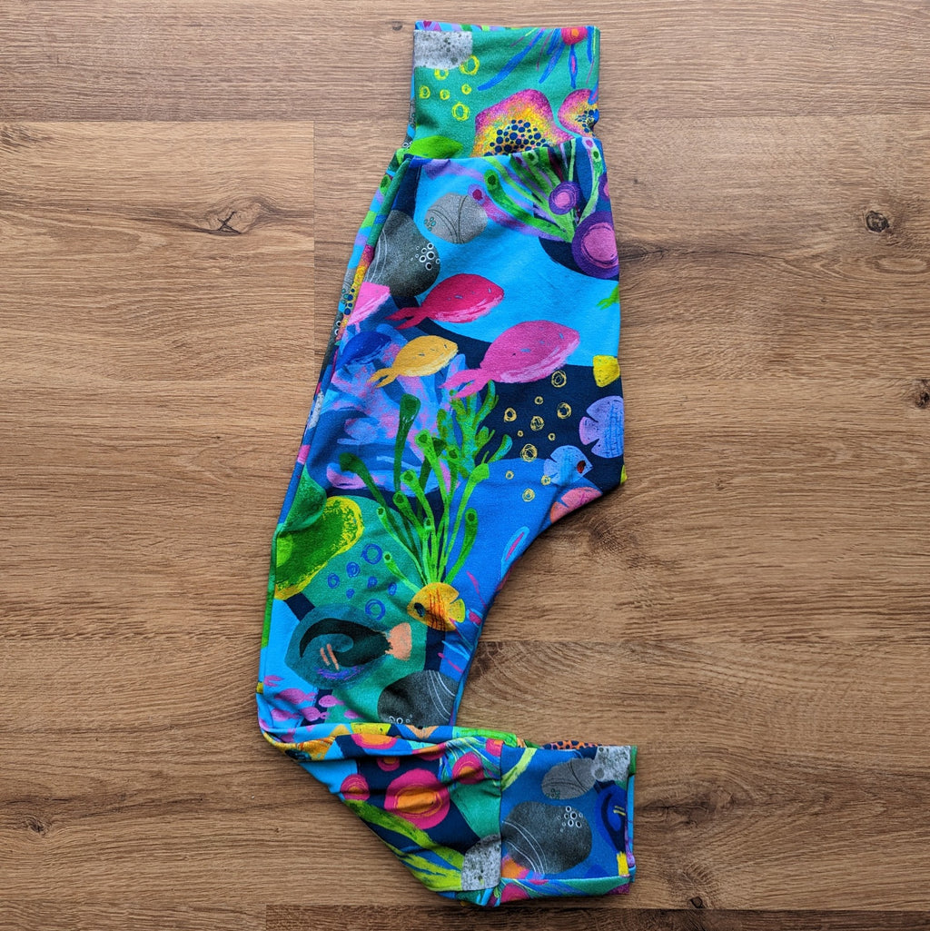 SIZE 4 Kasey Rainbow Reef harem pants