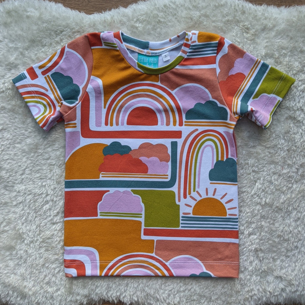 Size 5 Retro rainbow tshirt