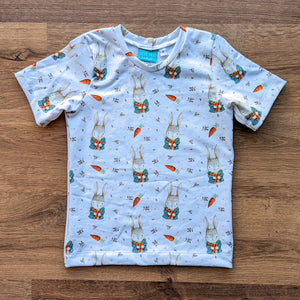 SIZE 4 Jacket bunnies tshirt
