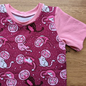 SIZE 4 Cosmic kitties tshirt
