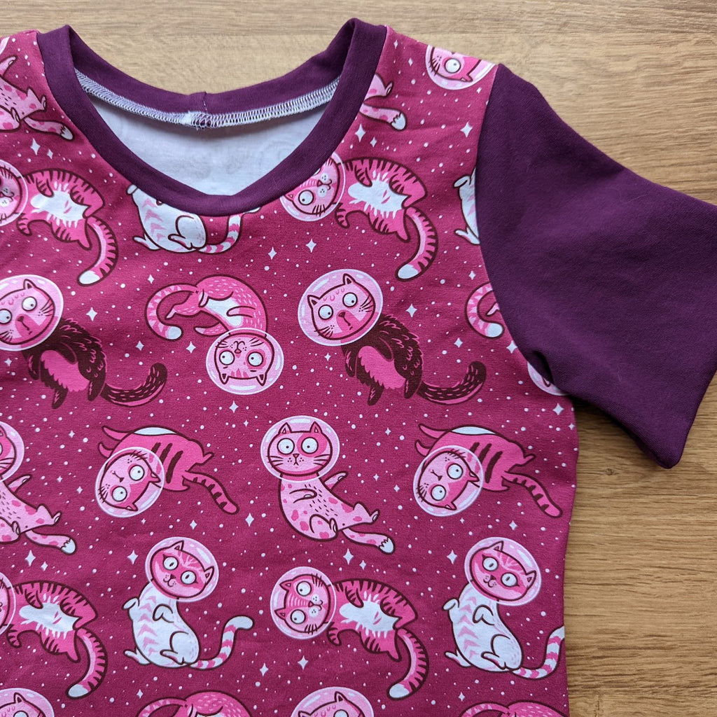 SIZE 6 Cosmic kitties tshirt
