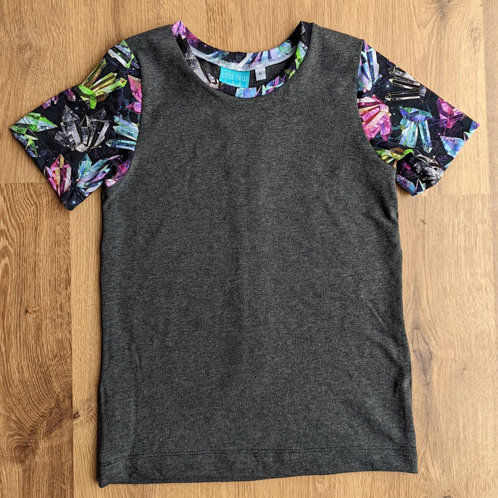 SIZE 6 Space crystals tshirt