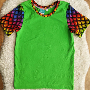 SIZE 7/8 Rainbow dragon scales tshirt