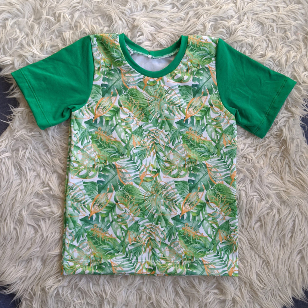 Size 4 green & gold leaves tshirt